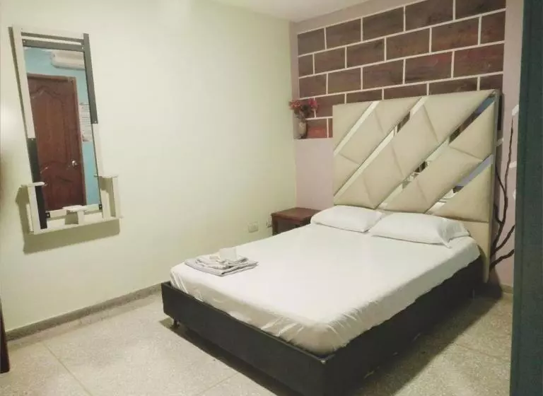 ホテル Los Arcángeles