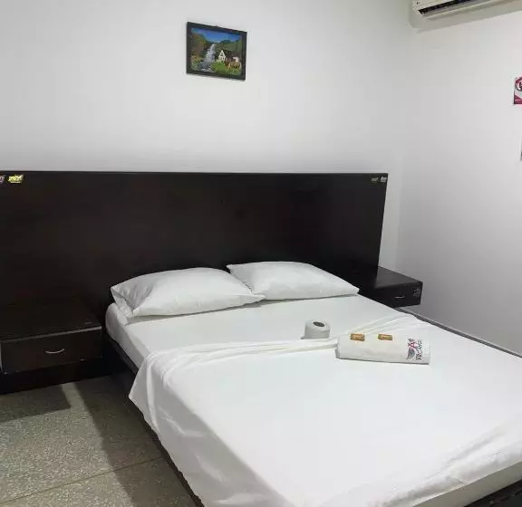 ホテル Los Arcángeles