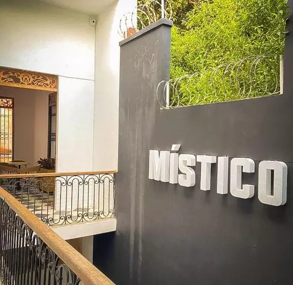 ホテル Místico Hostal