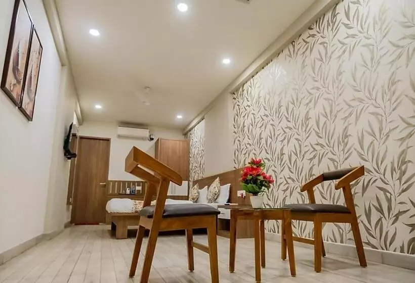 Hotelli Orchid, Adipur