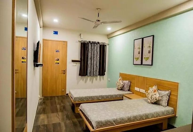 Hotelli Orchid, Adipur