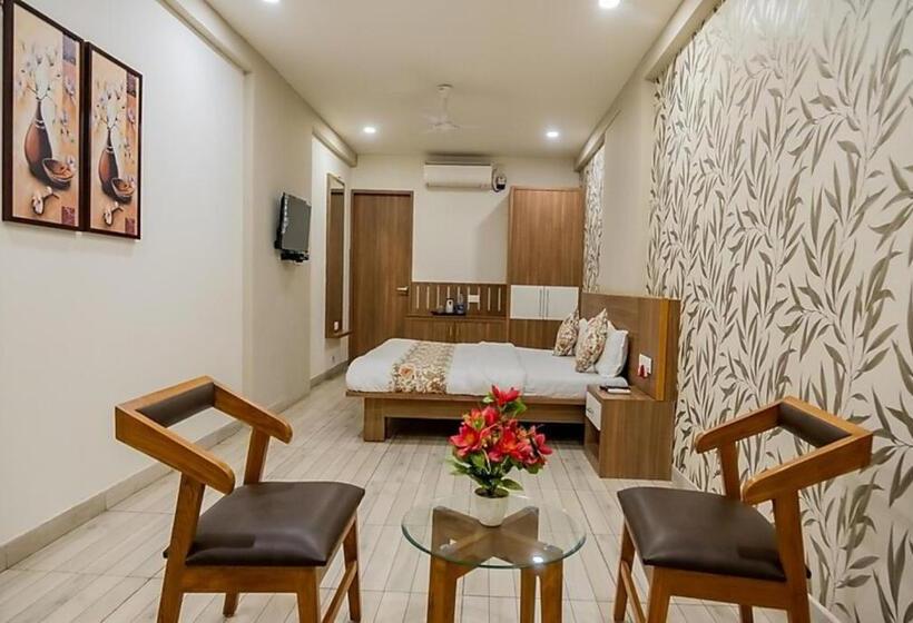 Отель Orchid, Adipur