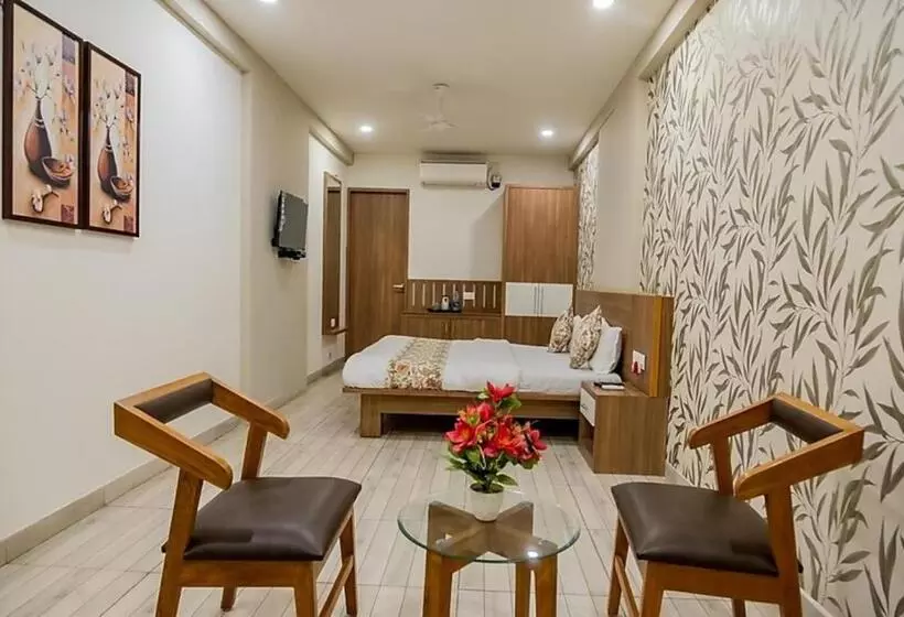 Hotelli Orchid, Adipur