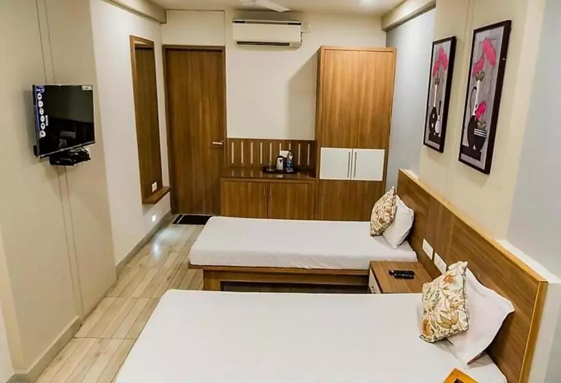 Hotelli Orchid, Adipur