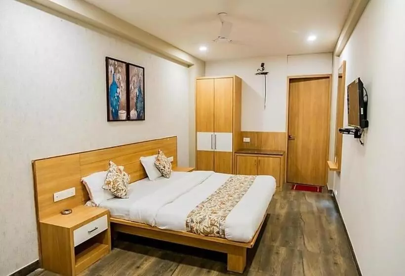 Hotelli Orchid, Adipur