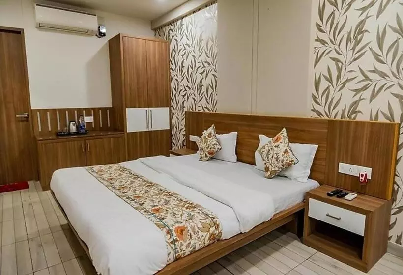 Hotelli Orchid, Adipur