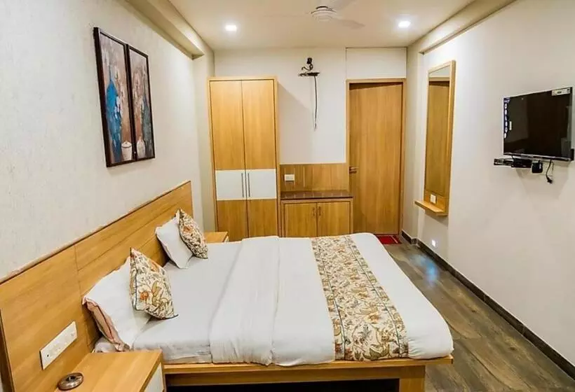 Hotelli Orchid, Adipur