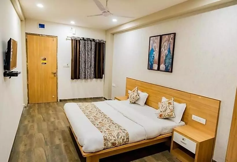 Hotelli Orchid, Adipur