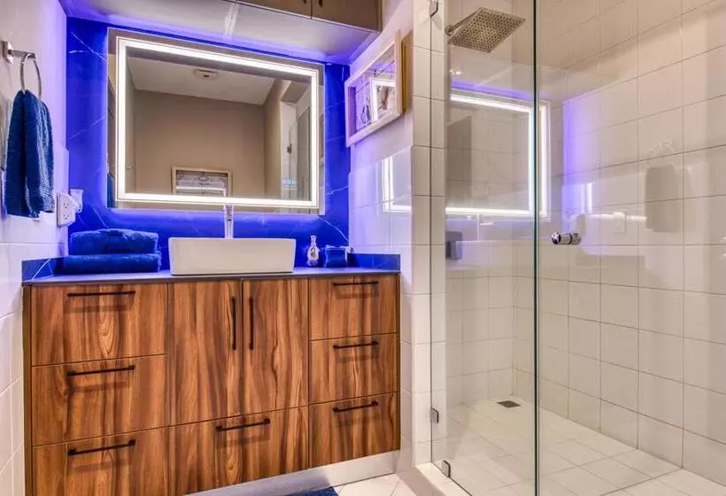 ホテル Secretjaco   Luxury Beach Front Penthouse With Pool & Jacuzzi