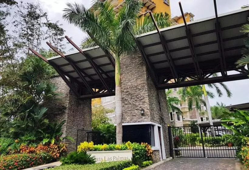 ホテル Secretjaco   Luxury Beach Front Penthouse With Pool & Jacuzzi