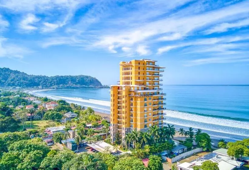 ホテル Secretjaco   Luxury Beach Front Penthouse With Pool & Jacuzzi