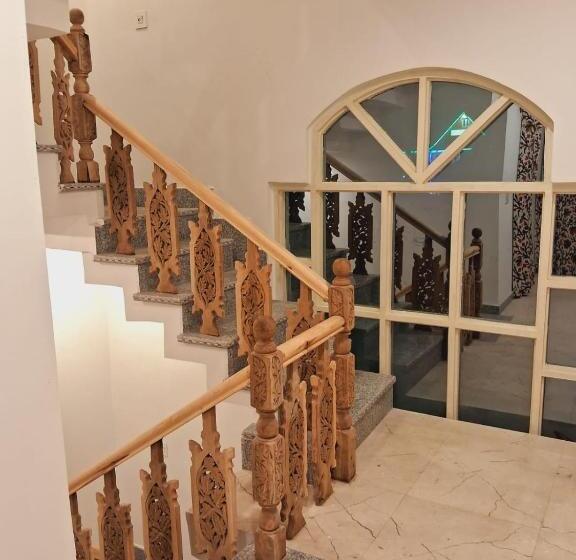 پانسیون 7crystal Road