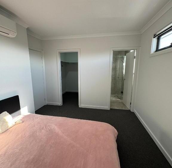 ペンション Brand New Comfortable Room In A Beautiful Suburb