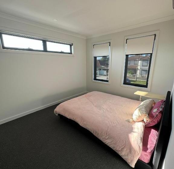 ペンション Brand New Comfortable Room In A Beautiful Suburb