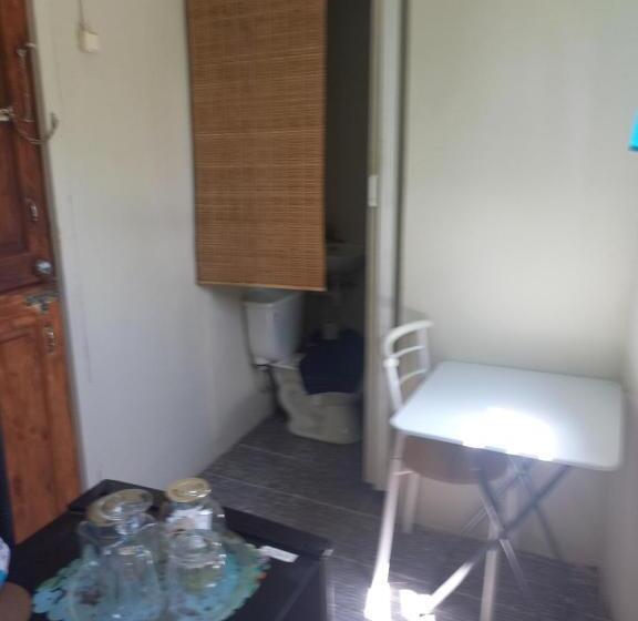 پانسیون Yenna Home