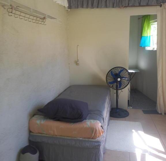 پانسیون Yenna Home