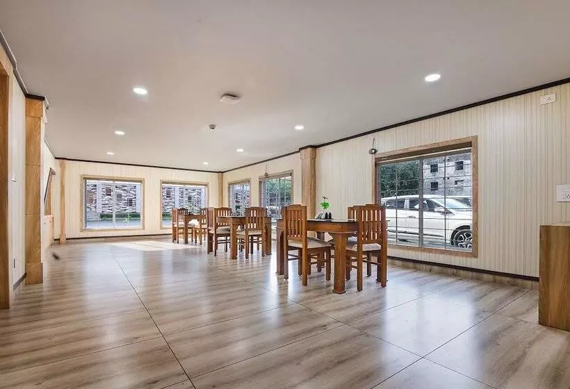 リゾートホテル Sanjeevini Ayurveda And Yoga Retreat