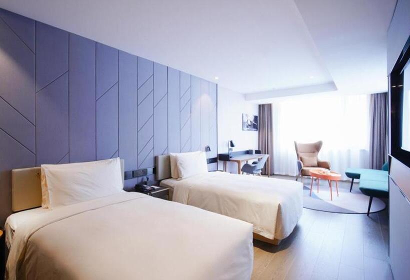 Atour Hotel Gangding Metro Station Taikoo Hui Tianhe Guangzhou     Free Shuttle Bus Service Between