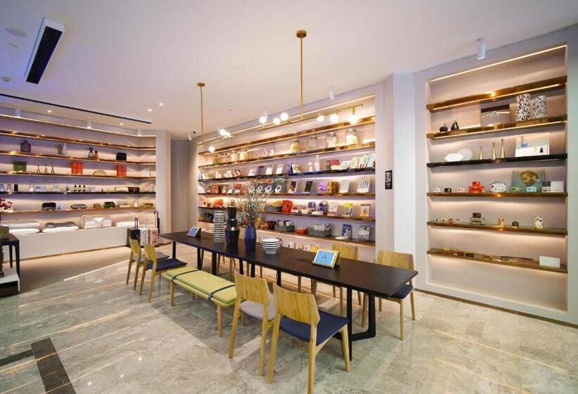 Atour Hotel Gangding Metro Station Taikoo Hui Tianhe Guangzhou     Free Shuttle Bus Service Between