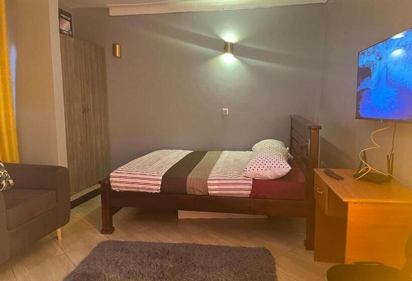 تختخواب و صبحانه Bukoto Kisaasi Suites 2