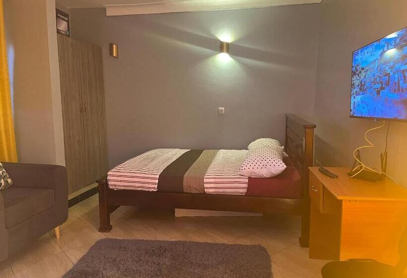 تختخواب و صبحانه Bukoto Kisaasi Suites 2