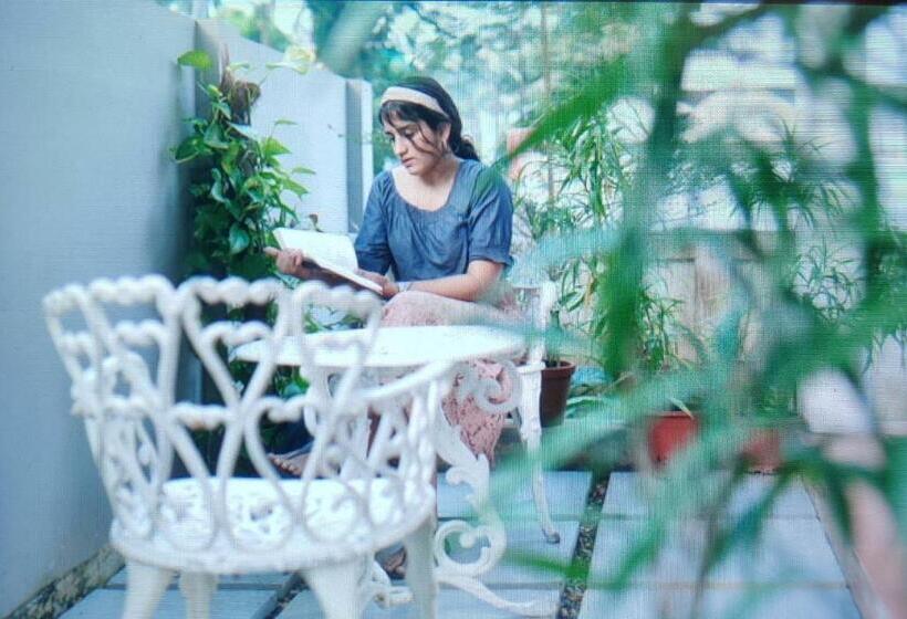 تختخواب و صبحانه Tamara Wellness Stay