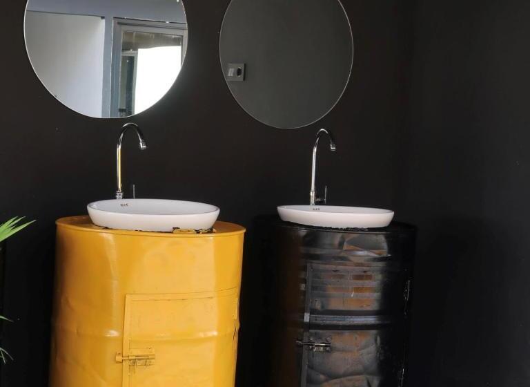 בית מלון כפרי Fhandika Boutique Inc