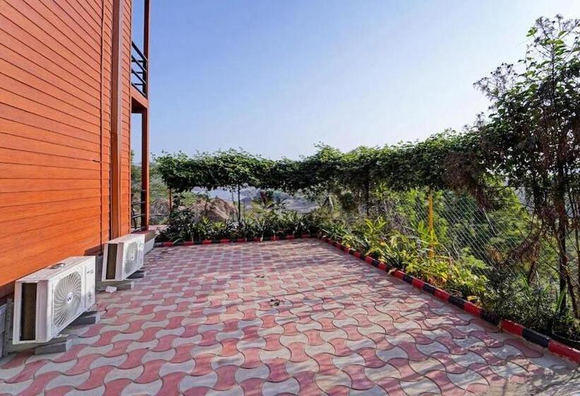 Hotel Lake Forest By Bat