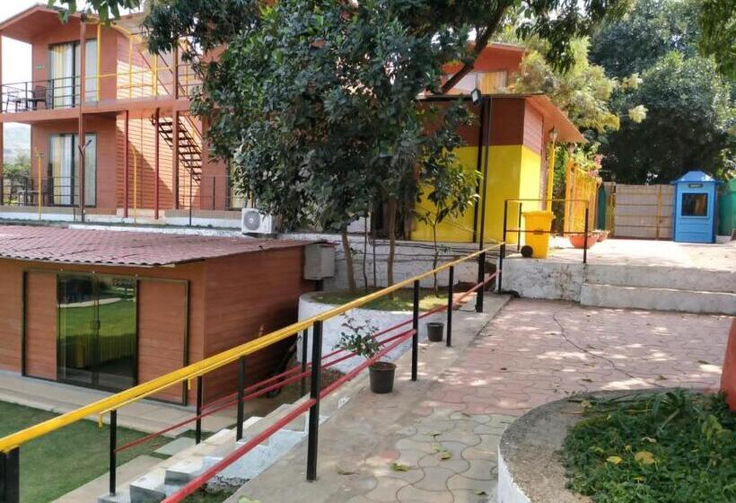 Hotel Lake Forest By Bat