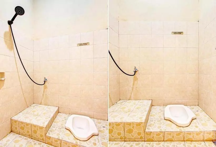 Hotelli Oyo 93208 Guest House Cemara 2