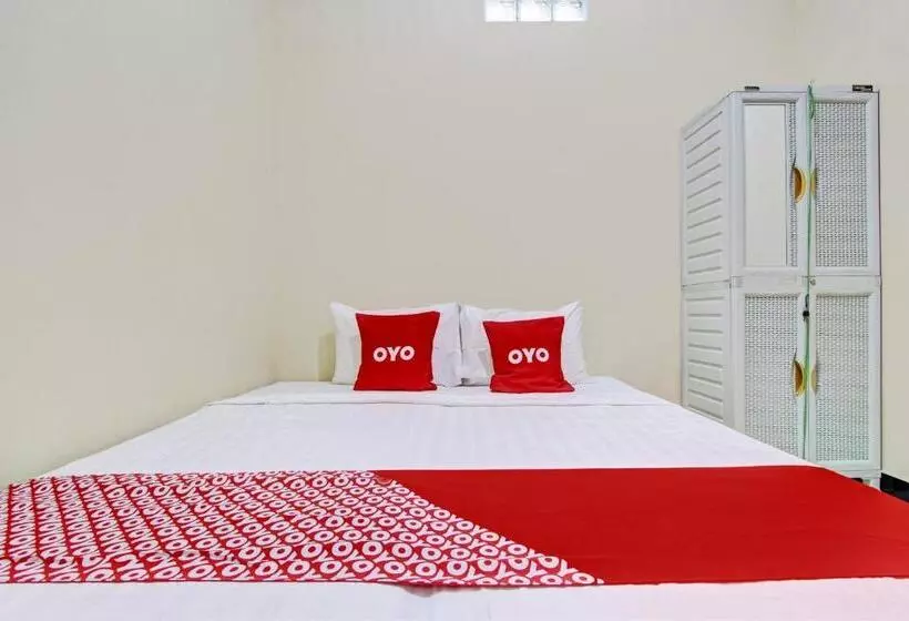 Hotelli Oyo 93208 Guest House Cemara 2