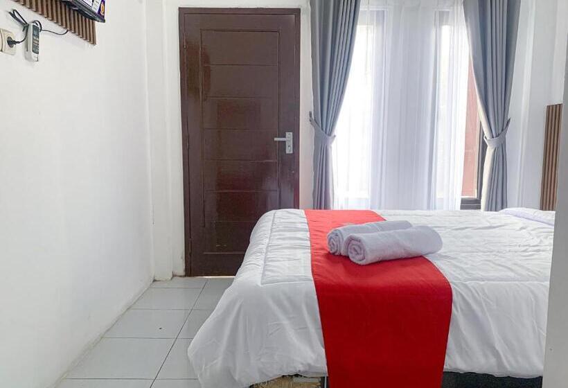 בית מלון כפרי Reddoorz Near Fkip Untirta Serang