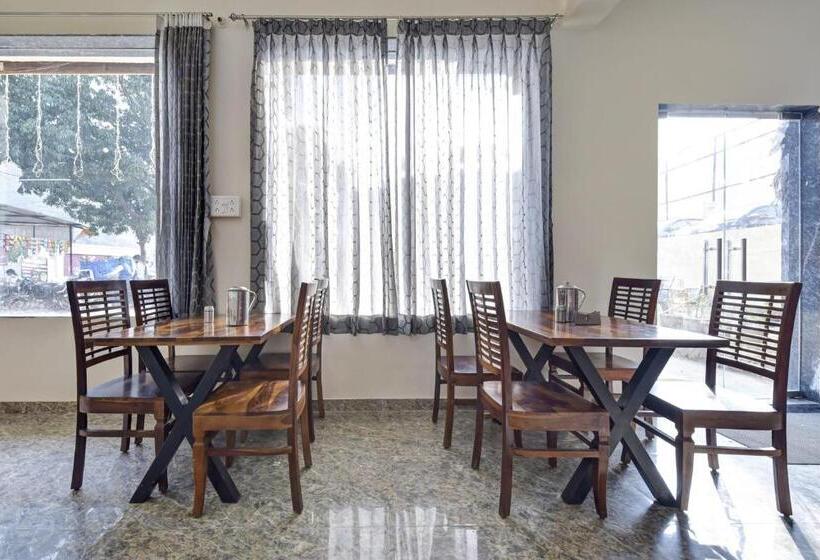 Hotel Spot On Shree Murti Nandan