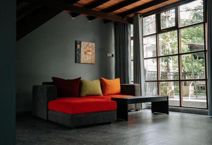 ペンション Amanzi Residence