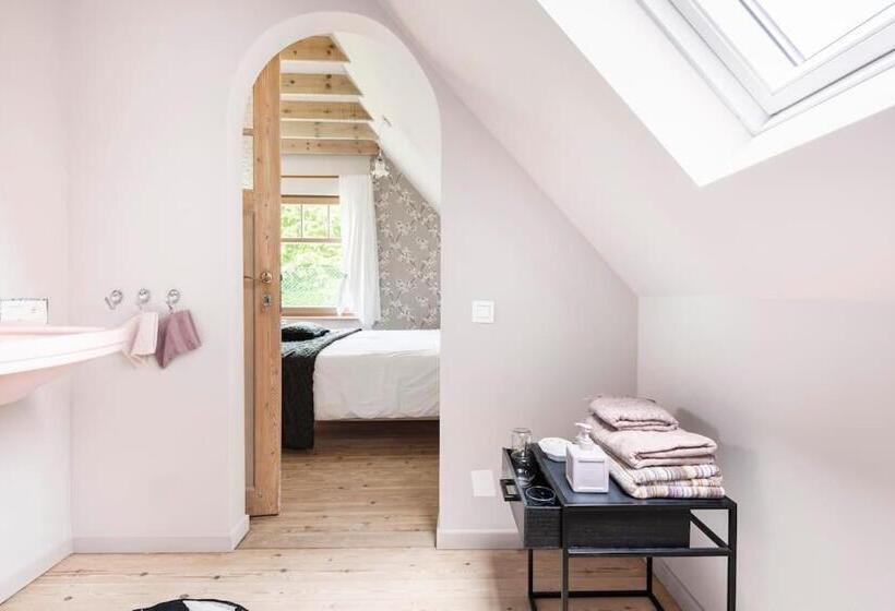 민박 Gastenverblijf In Belle Epoque Woning