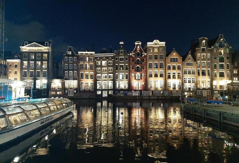 تختخواب و صبحانه Kelly S Euphrate Houseboat