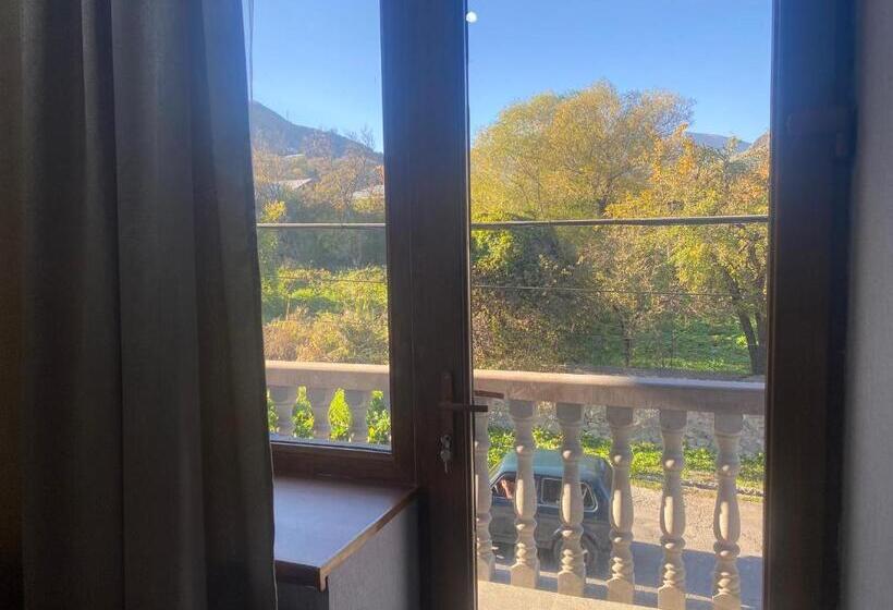 تختخواب و صبحانه Tegh