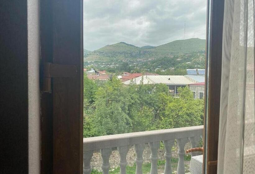 تختخواب و صبحانه Tegh