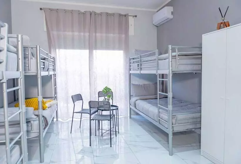 Hostel Partenope