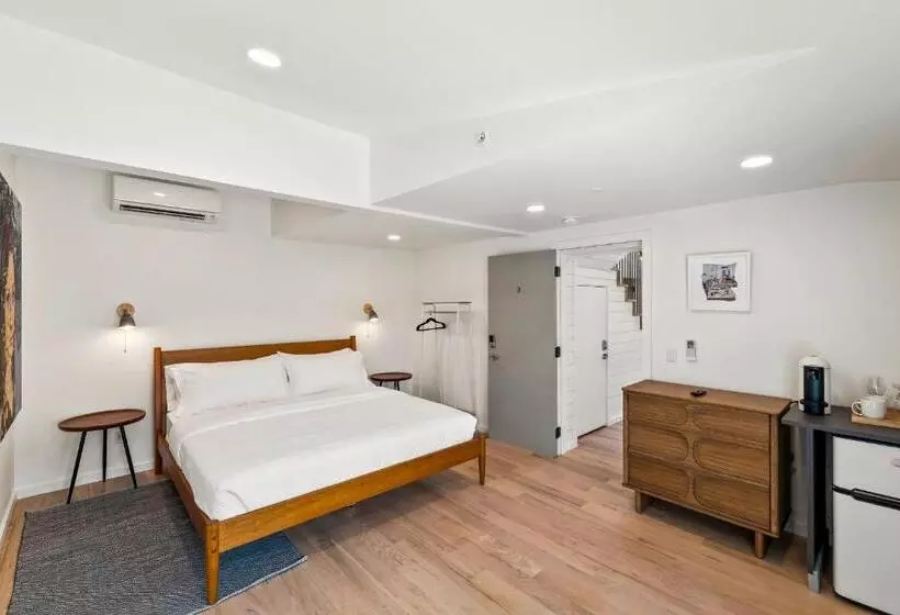 Hotelli Boutique Room Steps From Downtown Mall Rose Jean Room 2