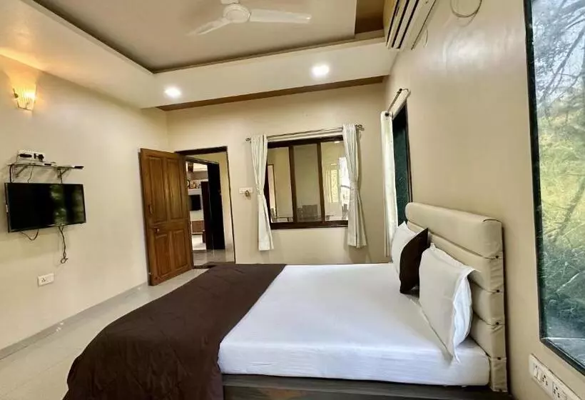 Hotelli Coral Bay Villa Kashid