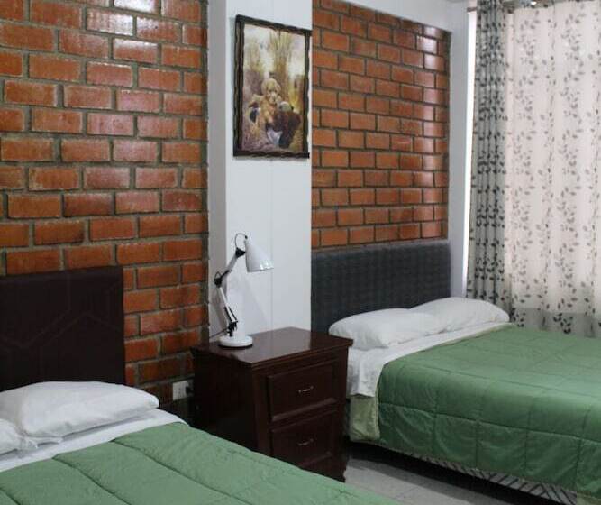 Hotel Hospedaje Las Parraz