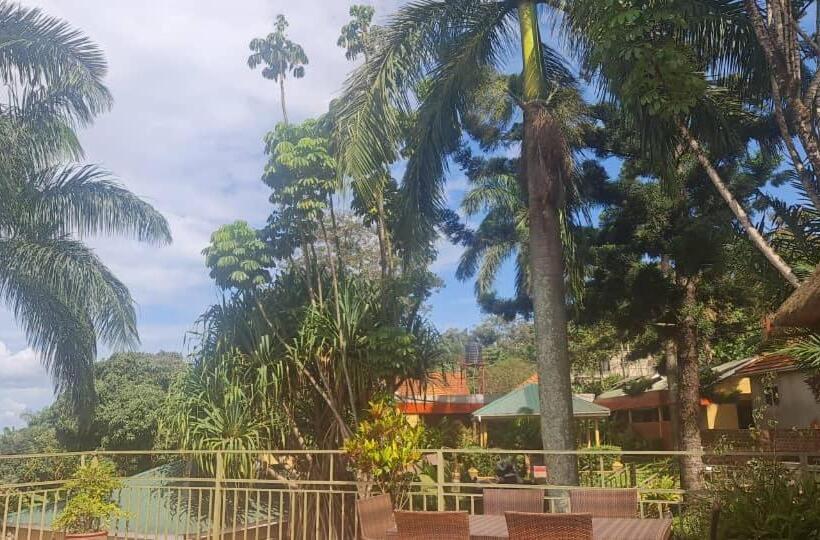 هتل Kizungu Forest Cottages & Spa