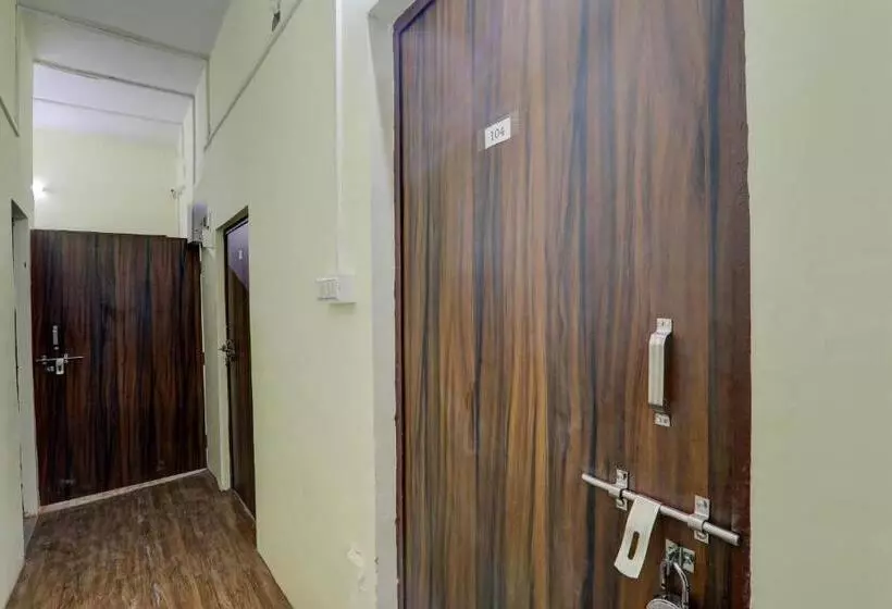 ホテル Oyo Flagship Chitra Guest House