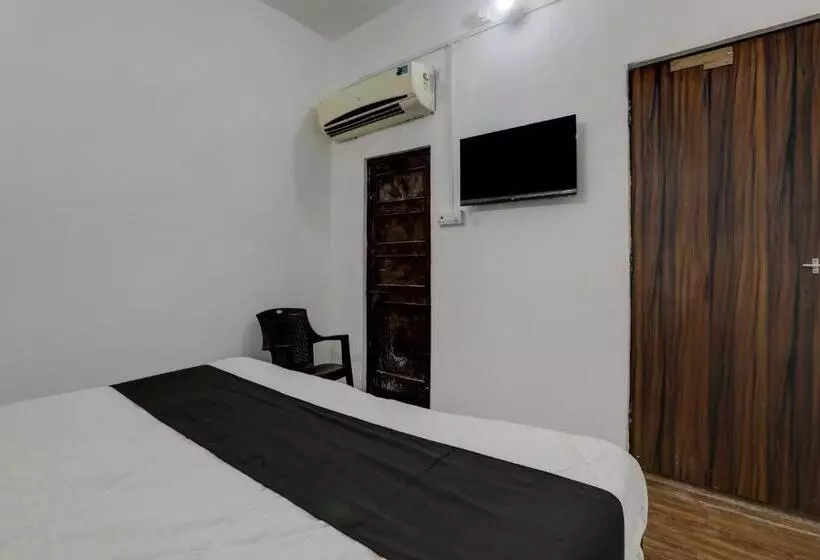 ホテル Oyo Flagship Chitra Guest House