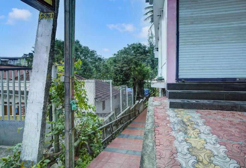 ホテル Oyo Flagship Meadow View Inn