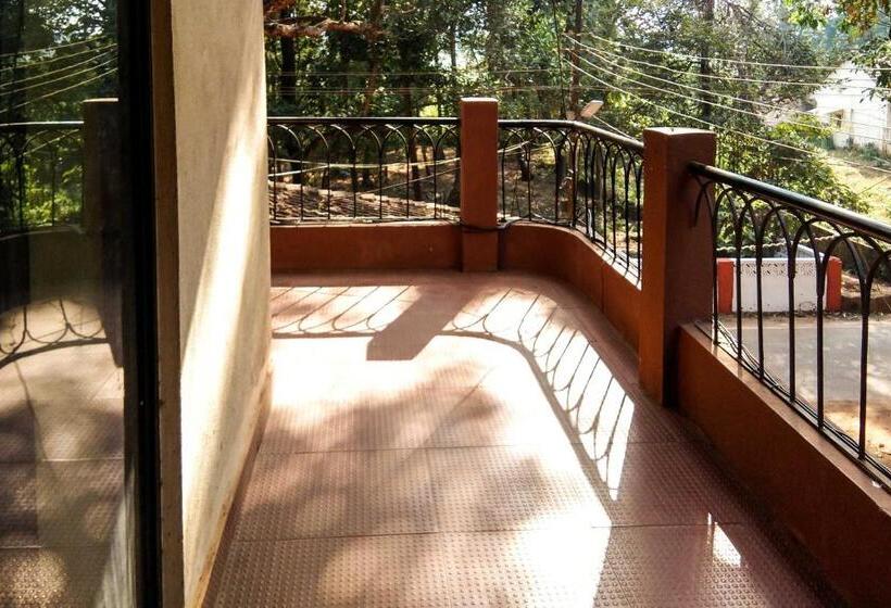 فندق Oyo Village Inn