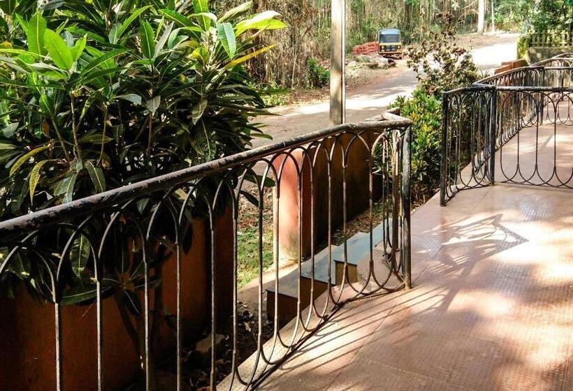 فندق Oyo Village Inn