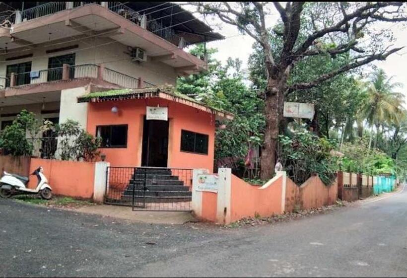 فندق Oyo Village Inn