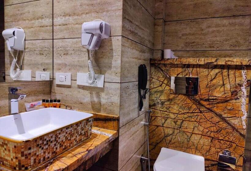 Отель Royal Retreat   Shimla